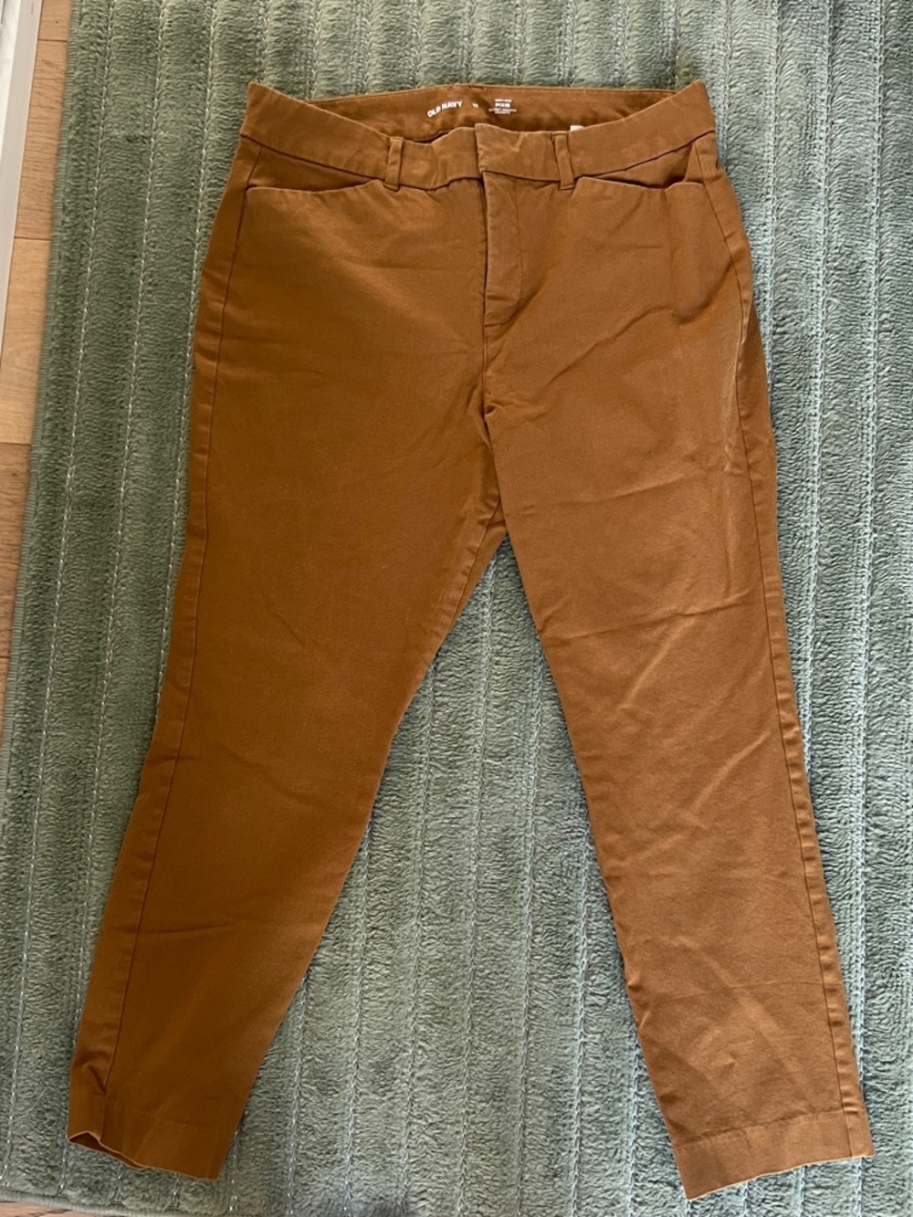 Old Navy High-Rise Pixie Pants in Rust Brown